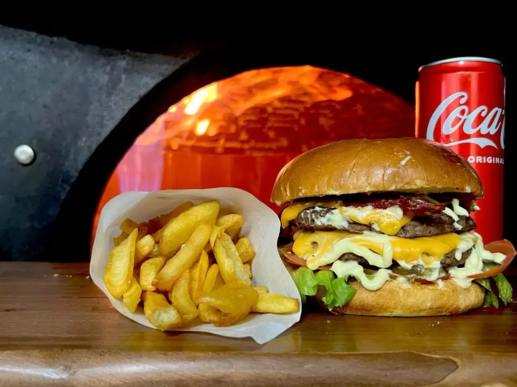 menu cheeseburger